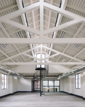Cais do Tojo Building / LADO Arquitectura e Design