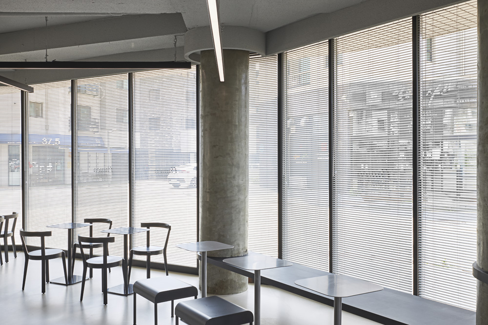 20 平米迷你咖啡馆，简约设计打造温馨空间-10