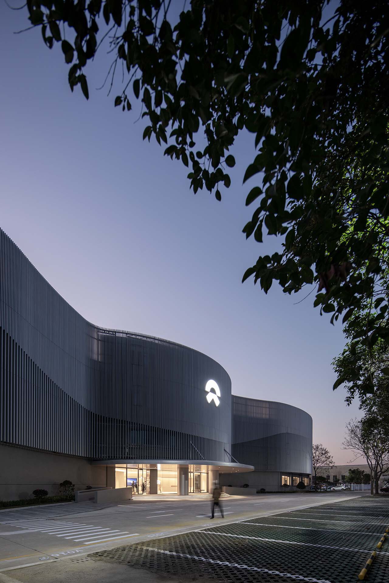 蔚来交付中心丨中国上海丨Kokaistudios-36