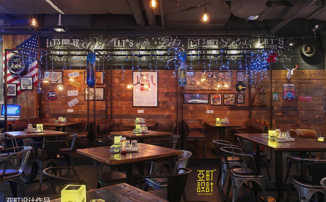 长沙美式餐吧设计 | 通透玻璃窗格，投影映射品牌形象-12