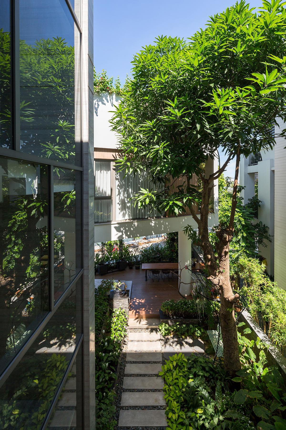 河畔宅邸 / 河边房屋-13