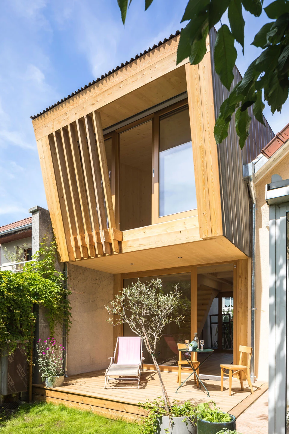 Gentilly 花园木质空中走廊住宅-9