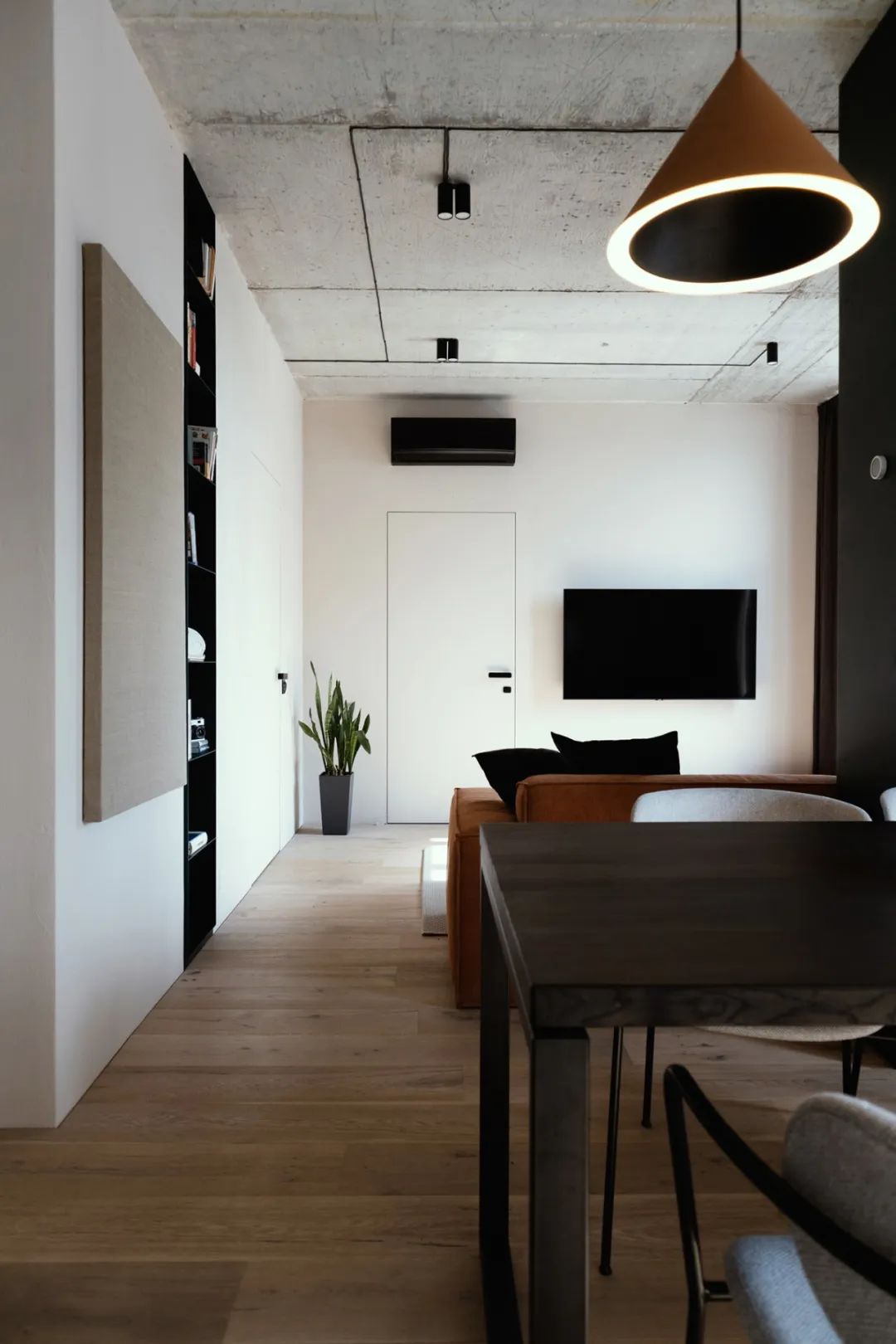 乌克兰极简主义公寓丨MARRA GROUP-31