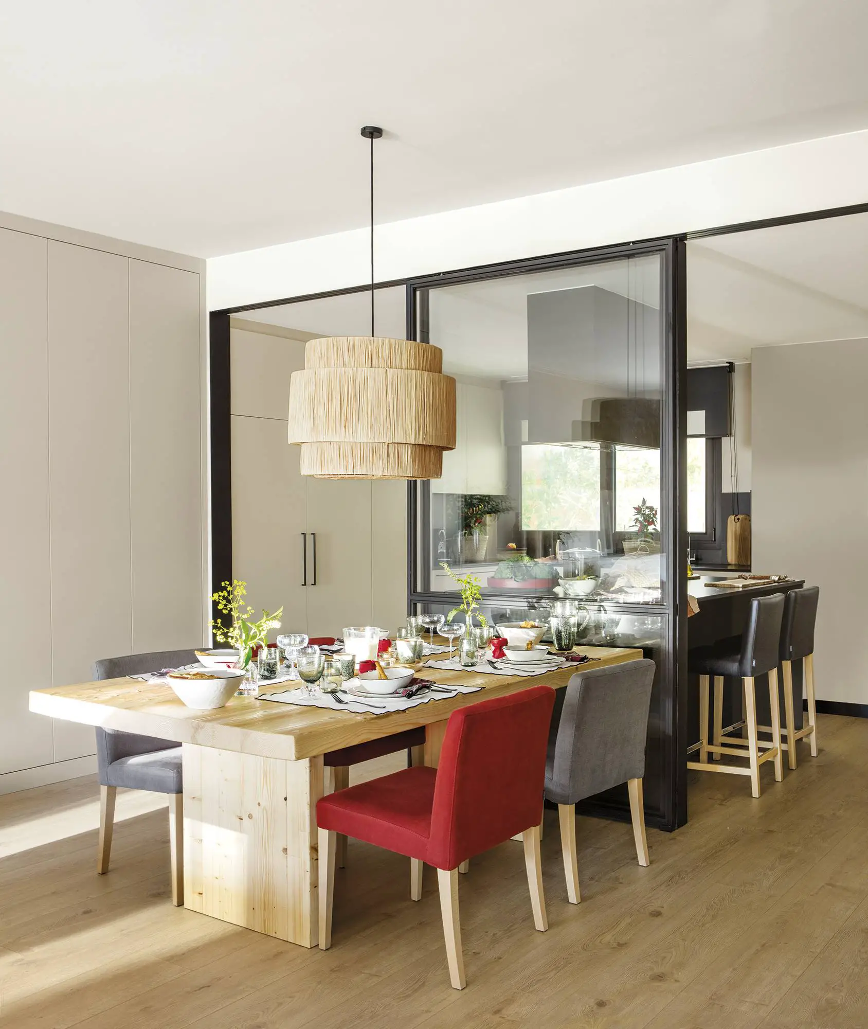 巴塞罗那现代优雅公寓设计-7