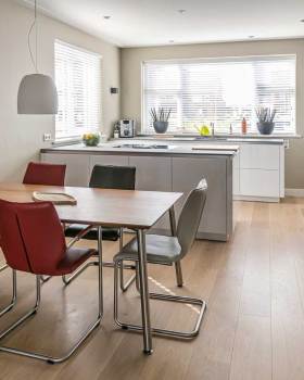 Deventer现代岛式厨房设计丨荷兰丨Adee Keukens