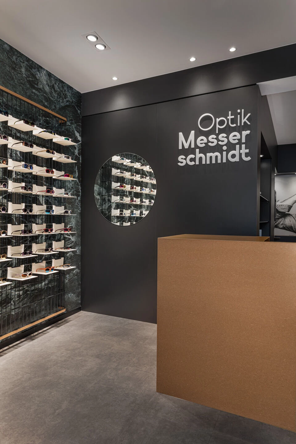 德国 Idar-Oberstein 光学商店,现代与传统完美融合-18