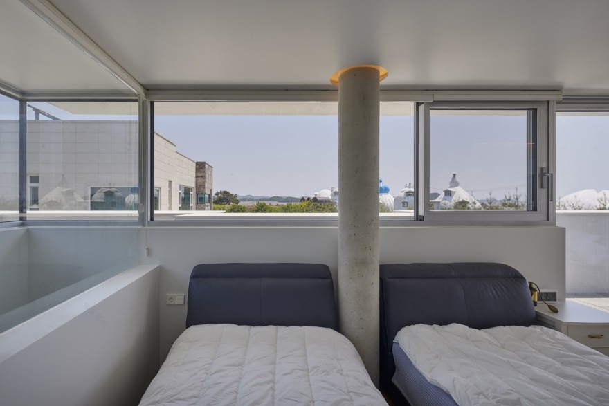 Square House · 漂浮的度假胜地-40