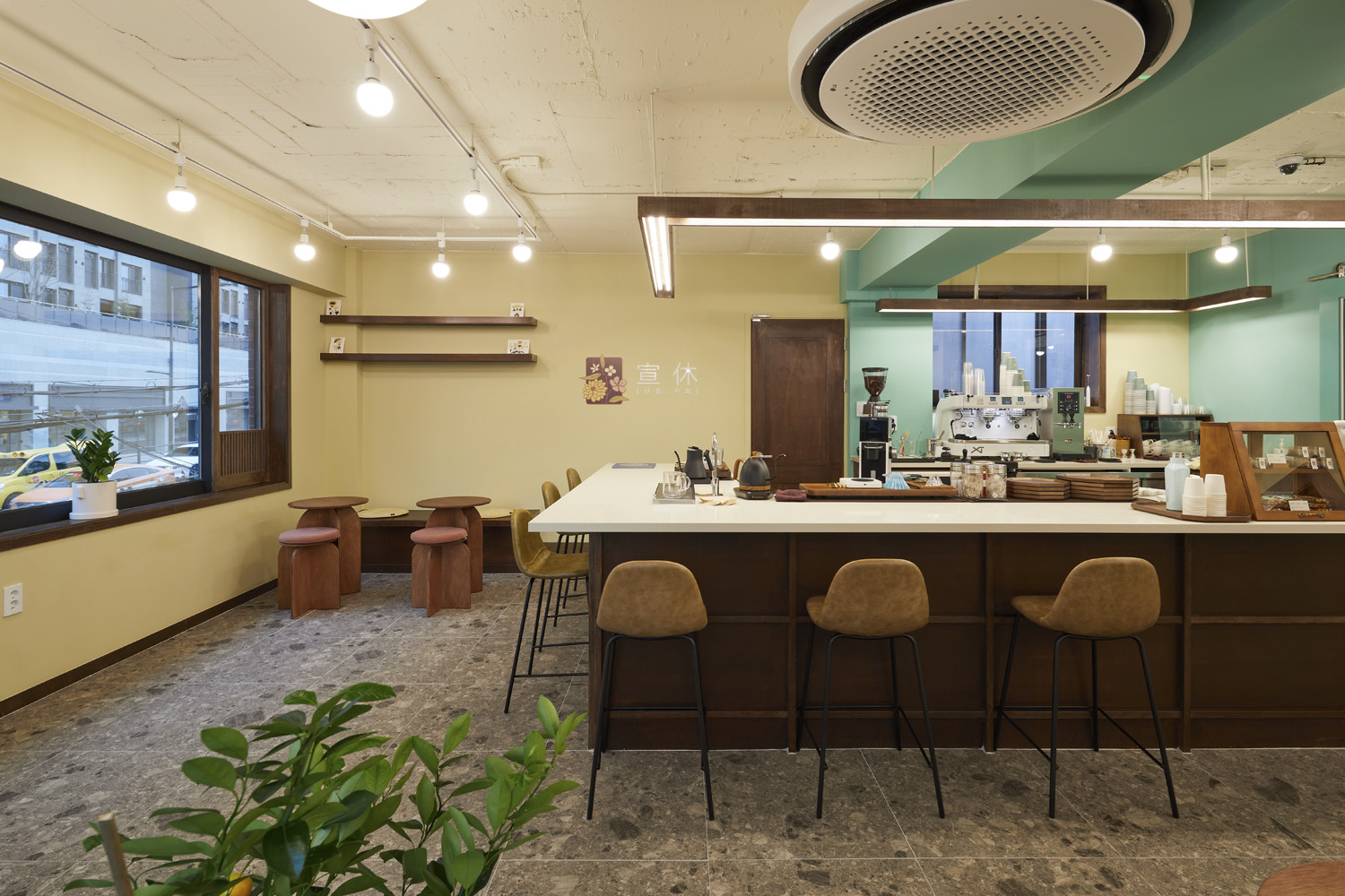 韩式休闲咖啡厅，24 平米打造东方氛围-7