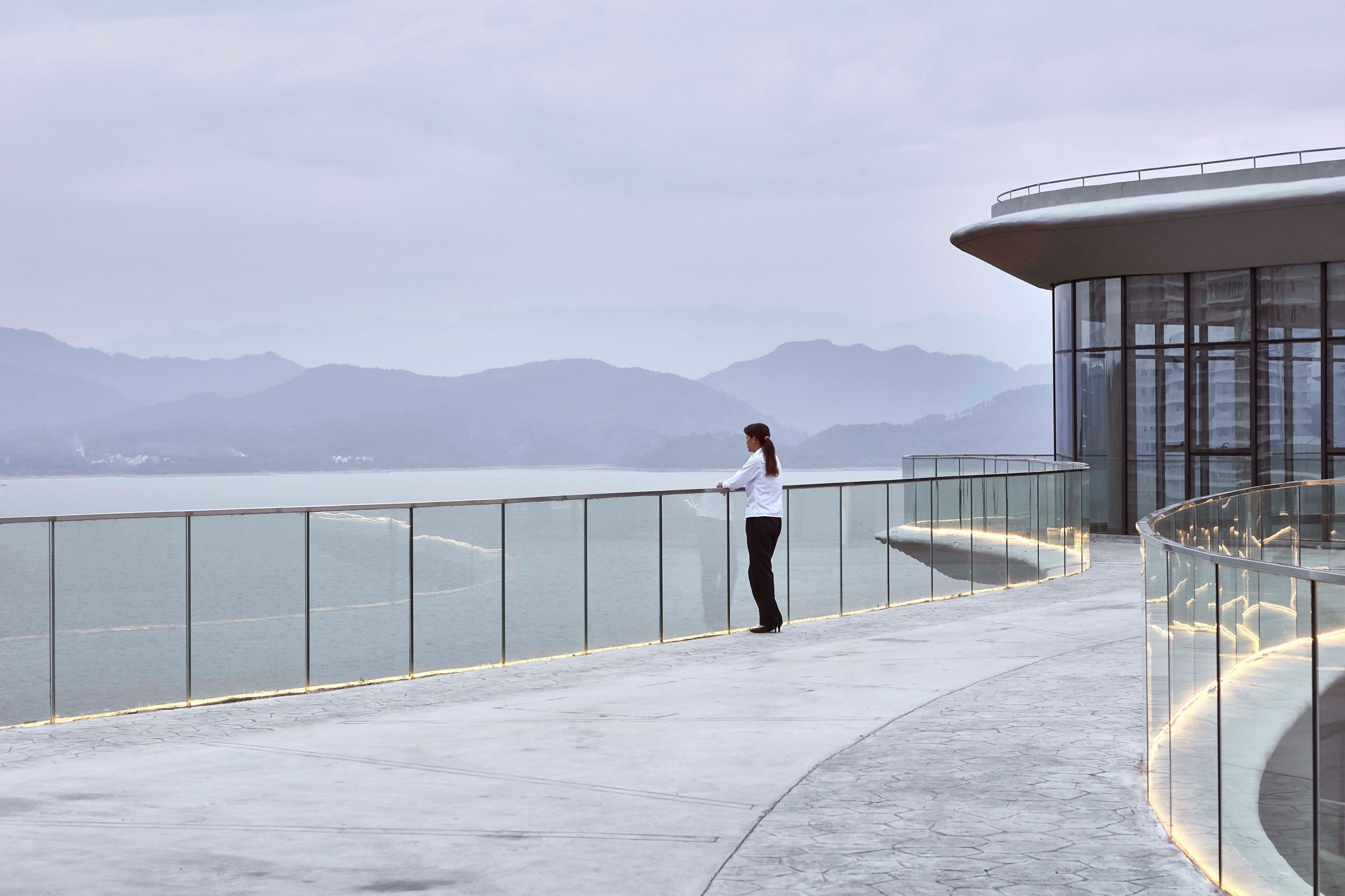 Hufton + Crow photographs MAD's Huangshan Mountain Village at dawn-26