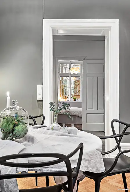 瑞典灰白经典公寓 | 温馨宁静的现代设计-6