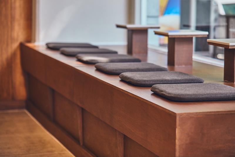 现代简约 17 坪咖啡厅 | 原木质感打造温馨空间-6