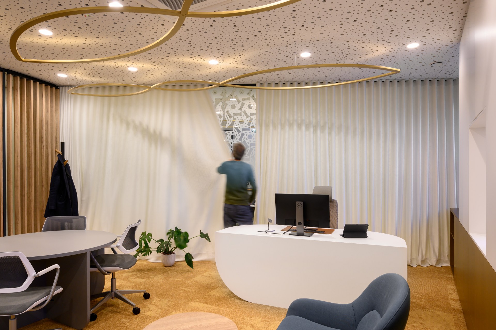 Dhimahi 办公室 · 数字化世界的千瓣莲花设计丨Superform-18