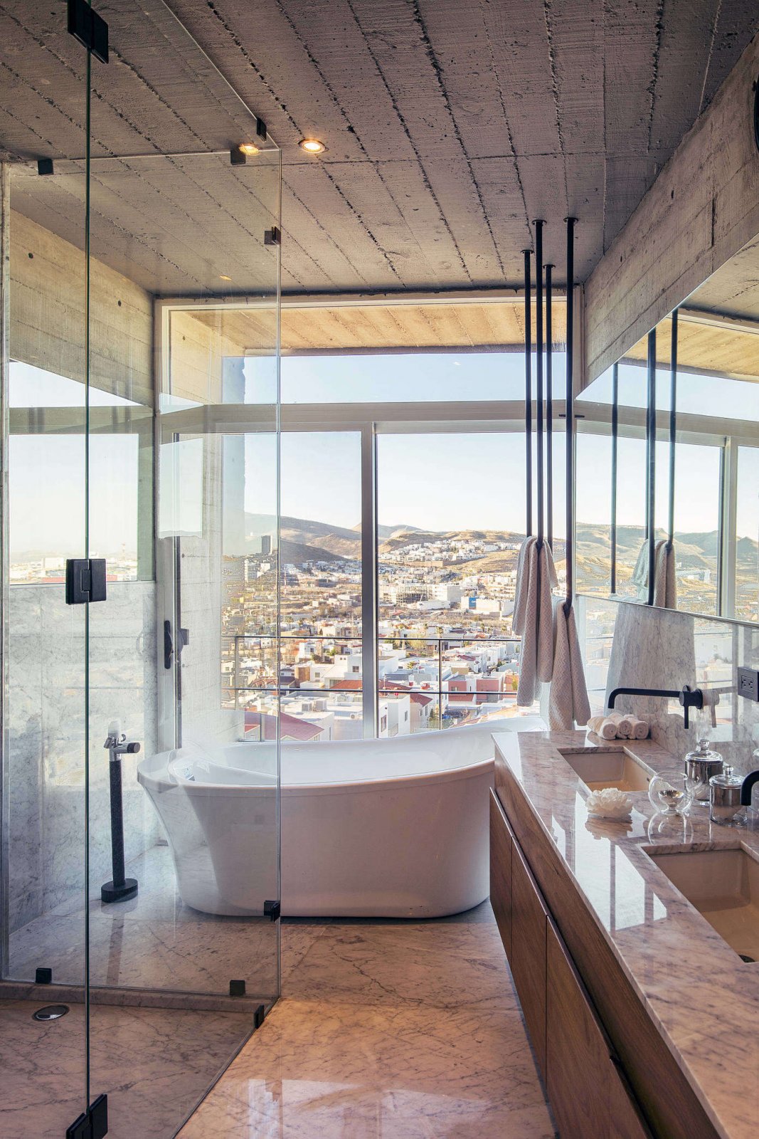 墨西哥混凝土住宅 | 现代轻工业风与木材的完美结合-15