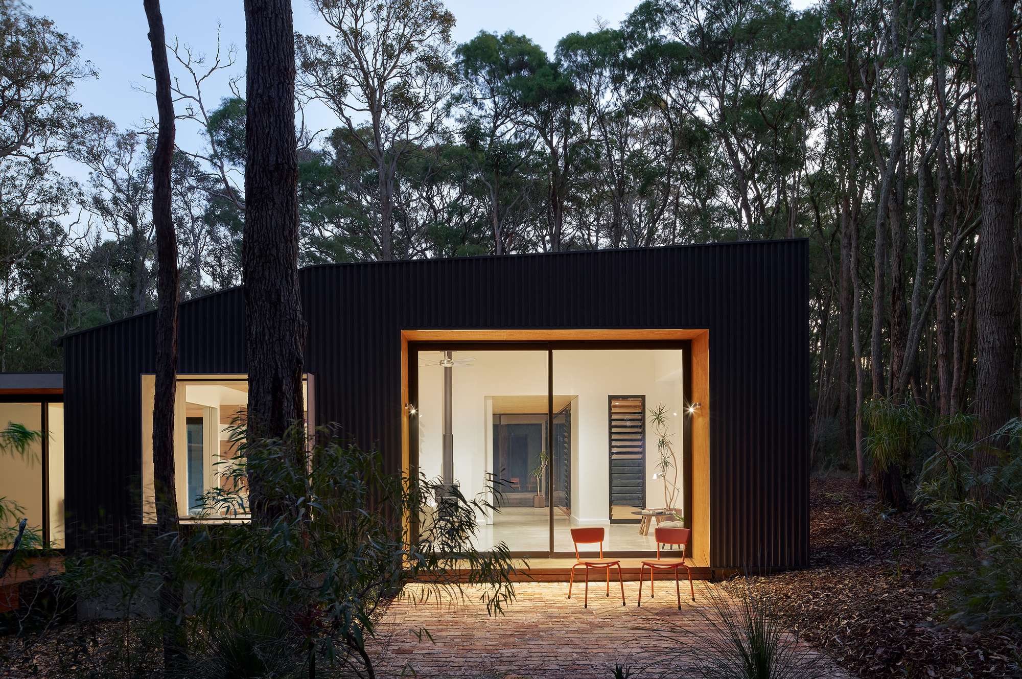 Hidden House / Archterra Architects-32