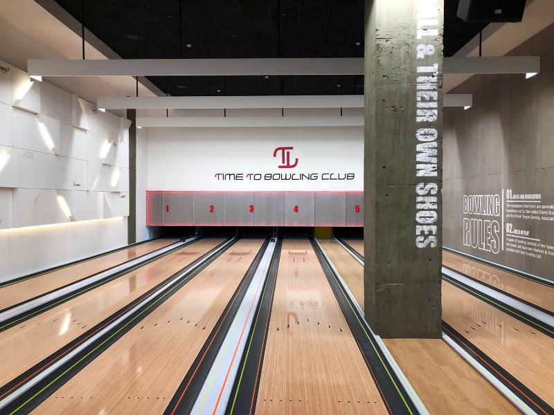 光影交织的 330 平米趣味保龄球馆设计-5