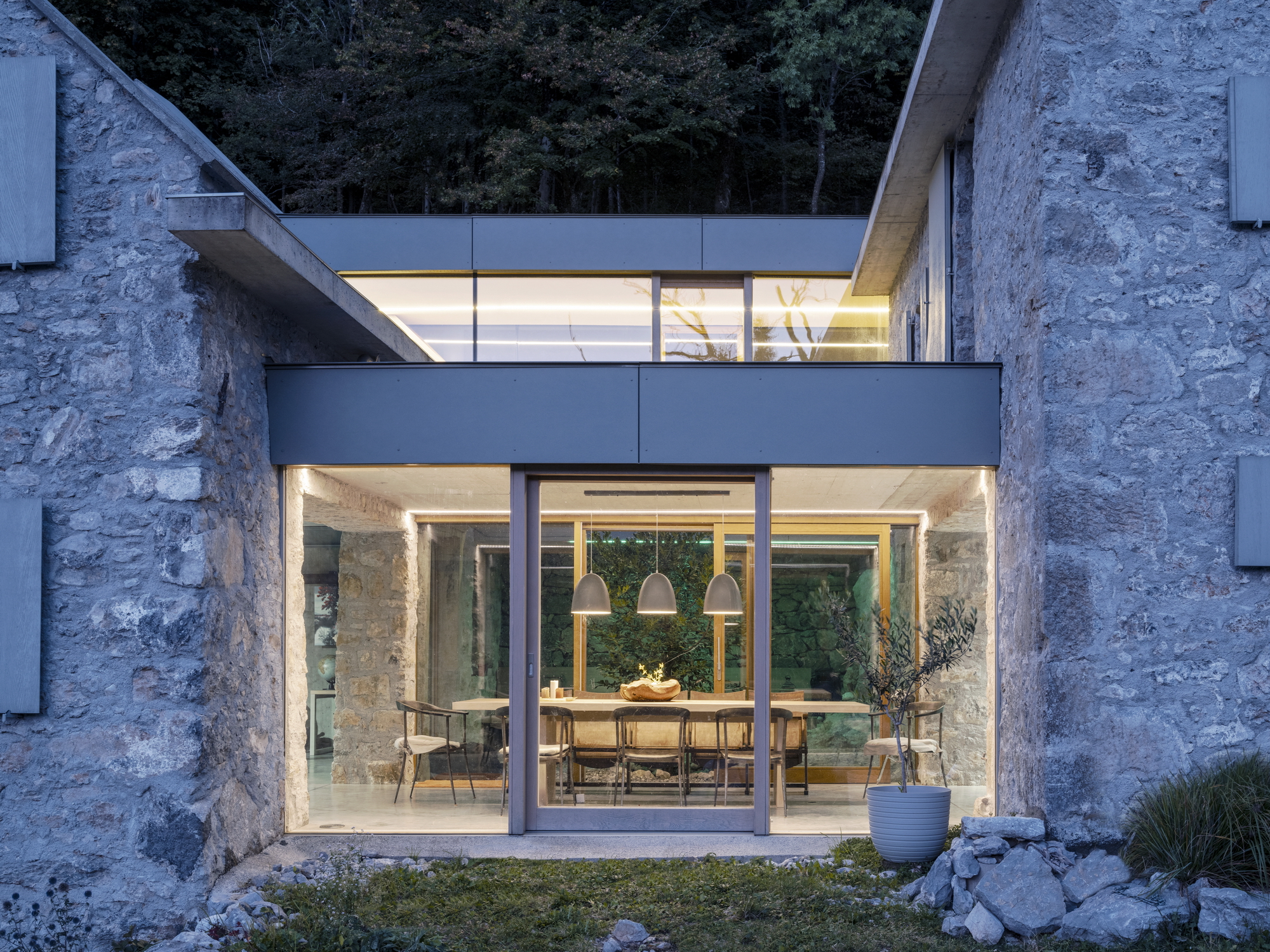 卡纳斯基·洛姆大厦丨OFIS Architects-27