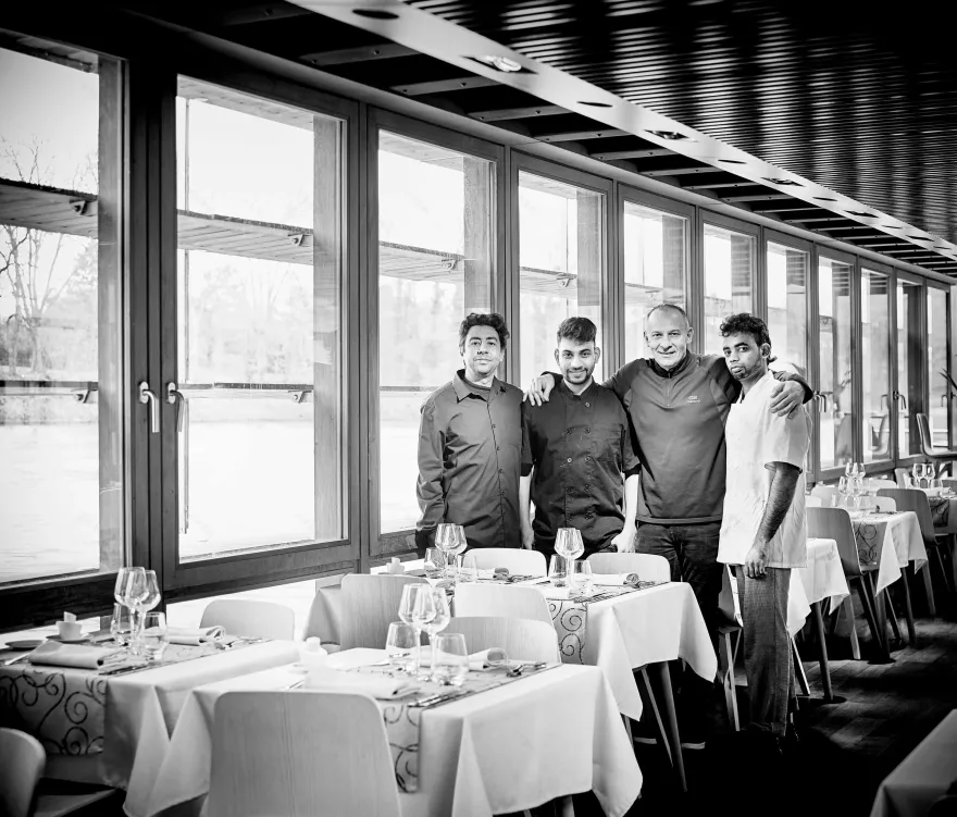 巴黎塞纳河畔漂浮餐厅丨法国巴黎丨Seine Design-17