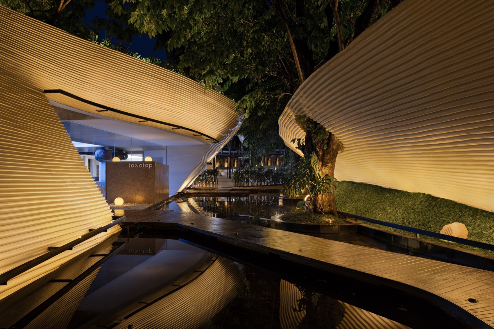 Tanatap墙体花园,印度尼西亚 / RAD+ar-36