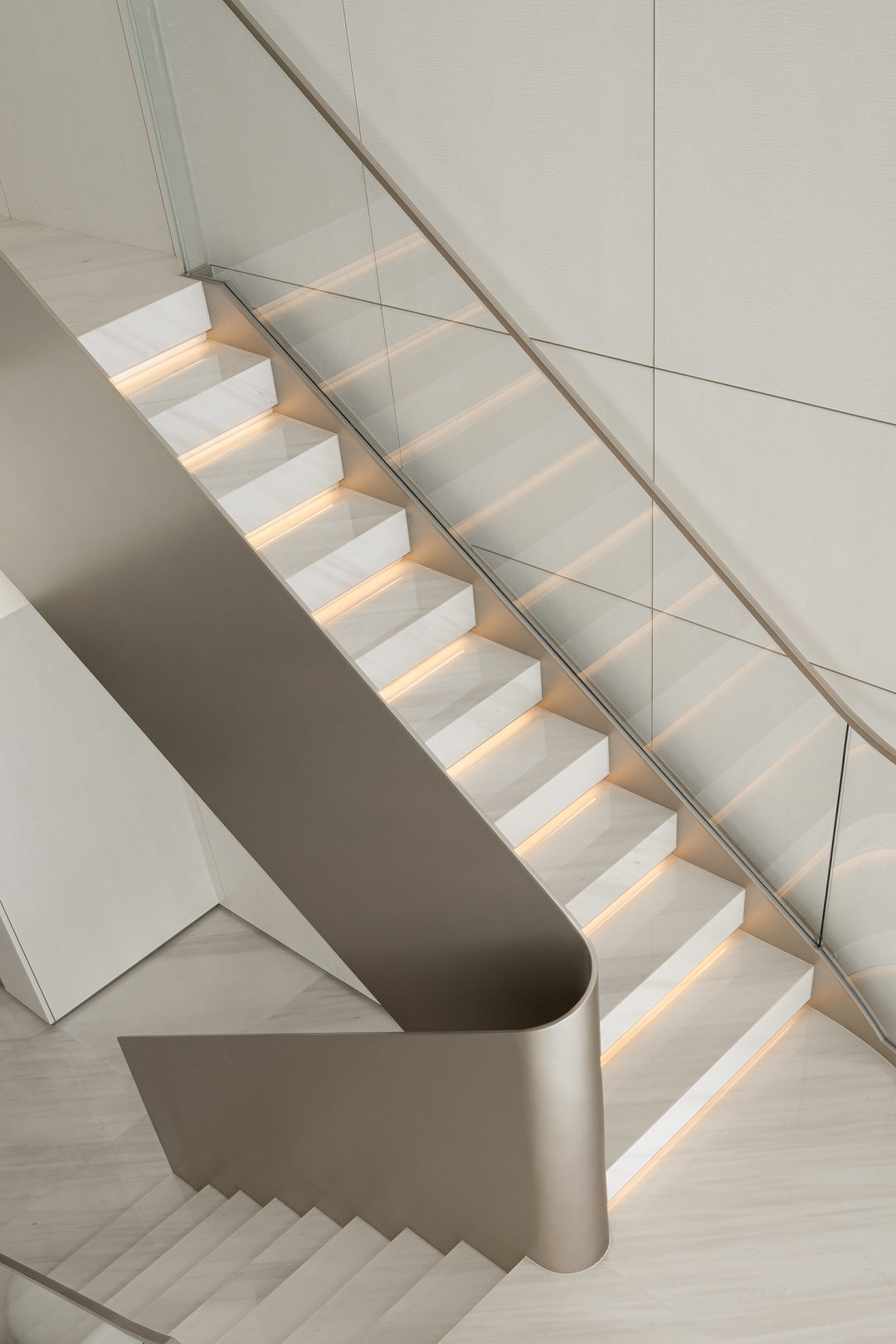 顶层复式丨中国温州丨里外空间设计-8