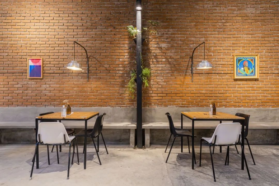 Descoberta 咖啡馆 | 工业风改造，融入街道的惊喜空间-14