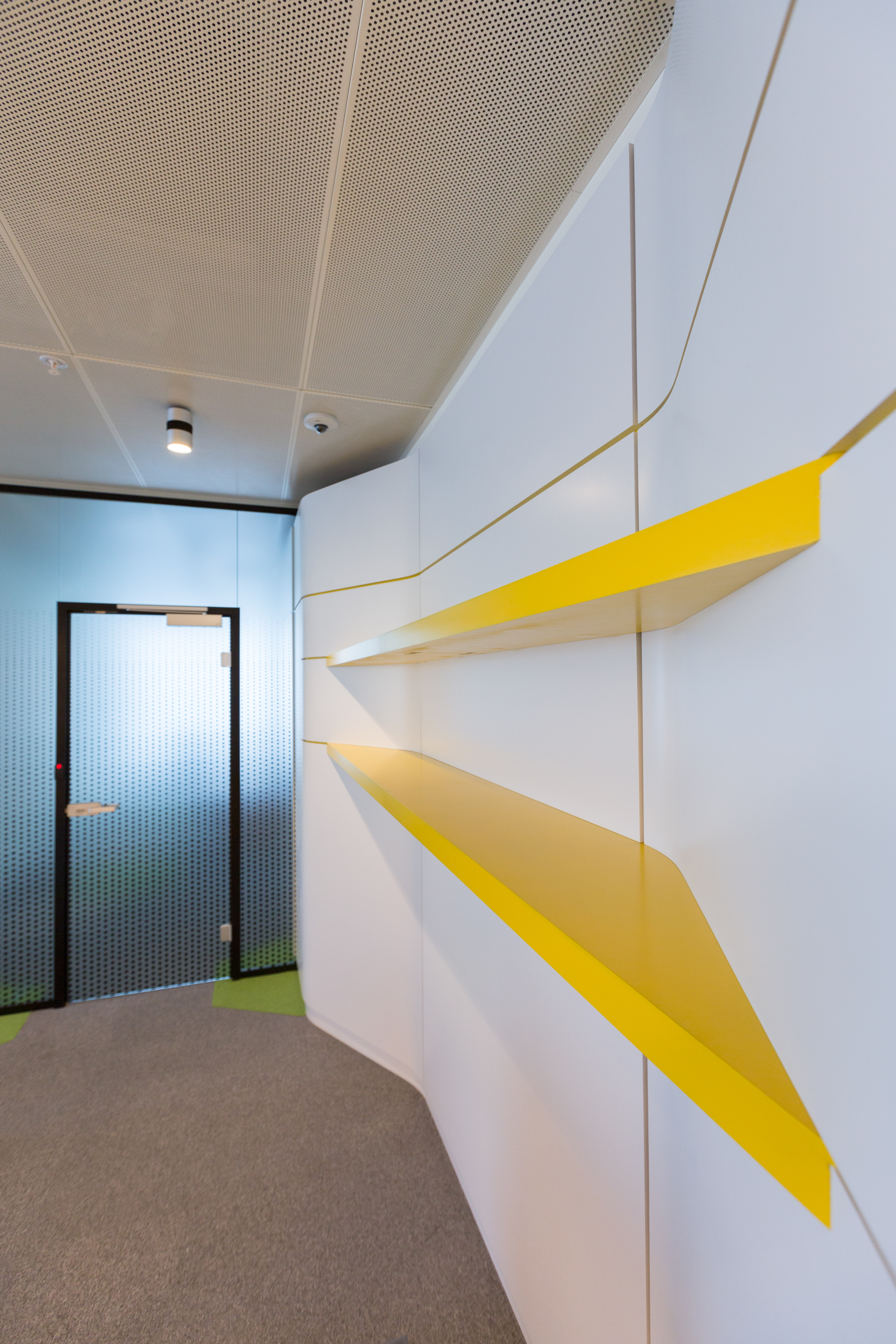 俄罗斯 MRTS 公司办公室——自然与科技的和谐融合-43