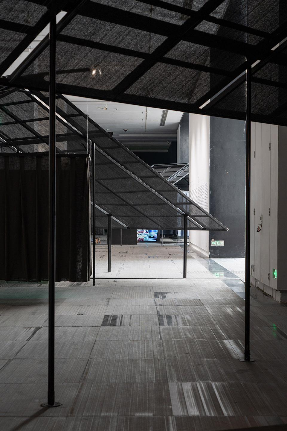 屋顶聚落,我们的目光:艺术,人类学与亚洲映像空间展陈设计丨中国广州丨氹边建筑工作室-26