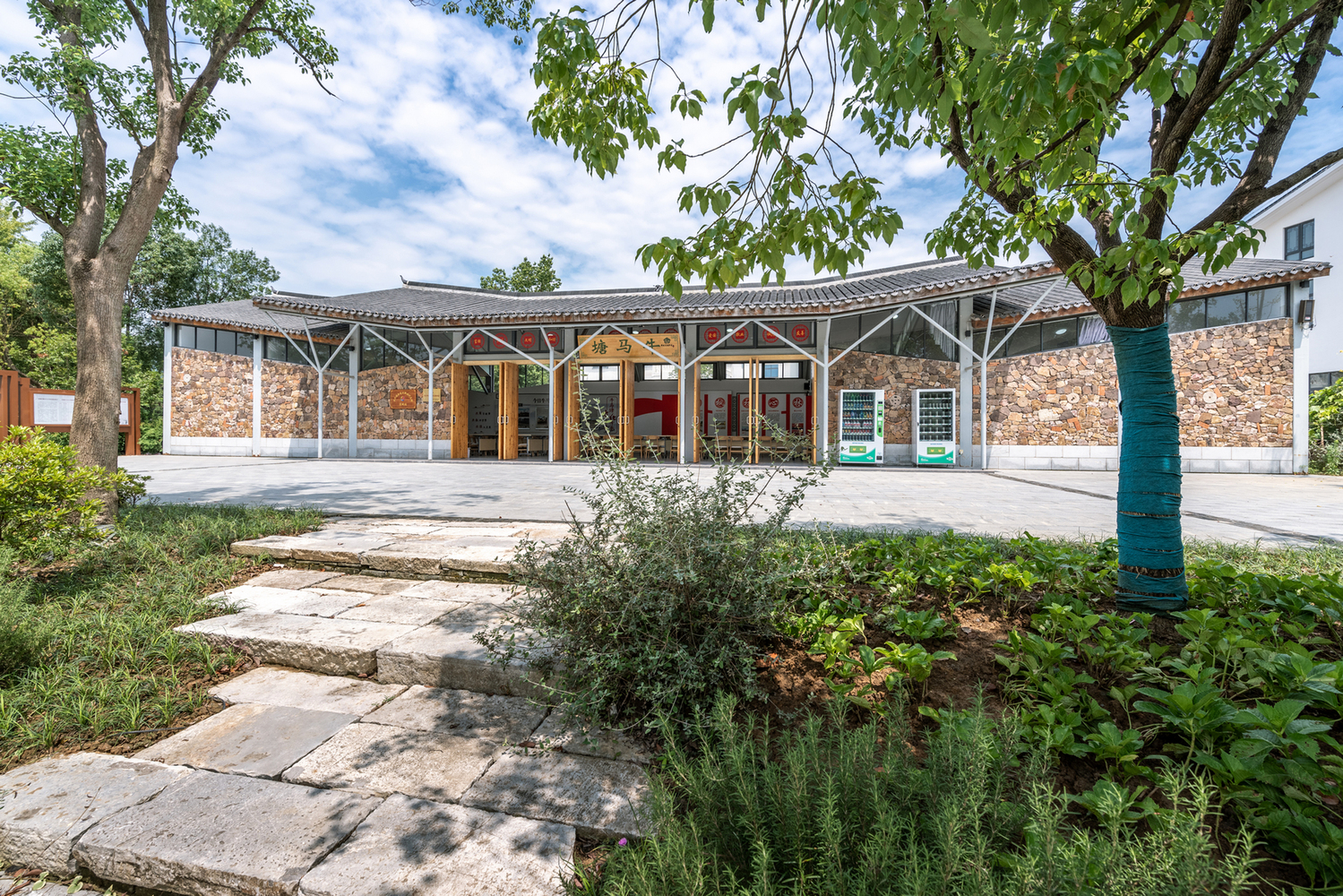 以钢构重塑的乡村会议厅-13