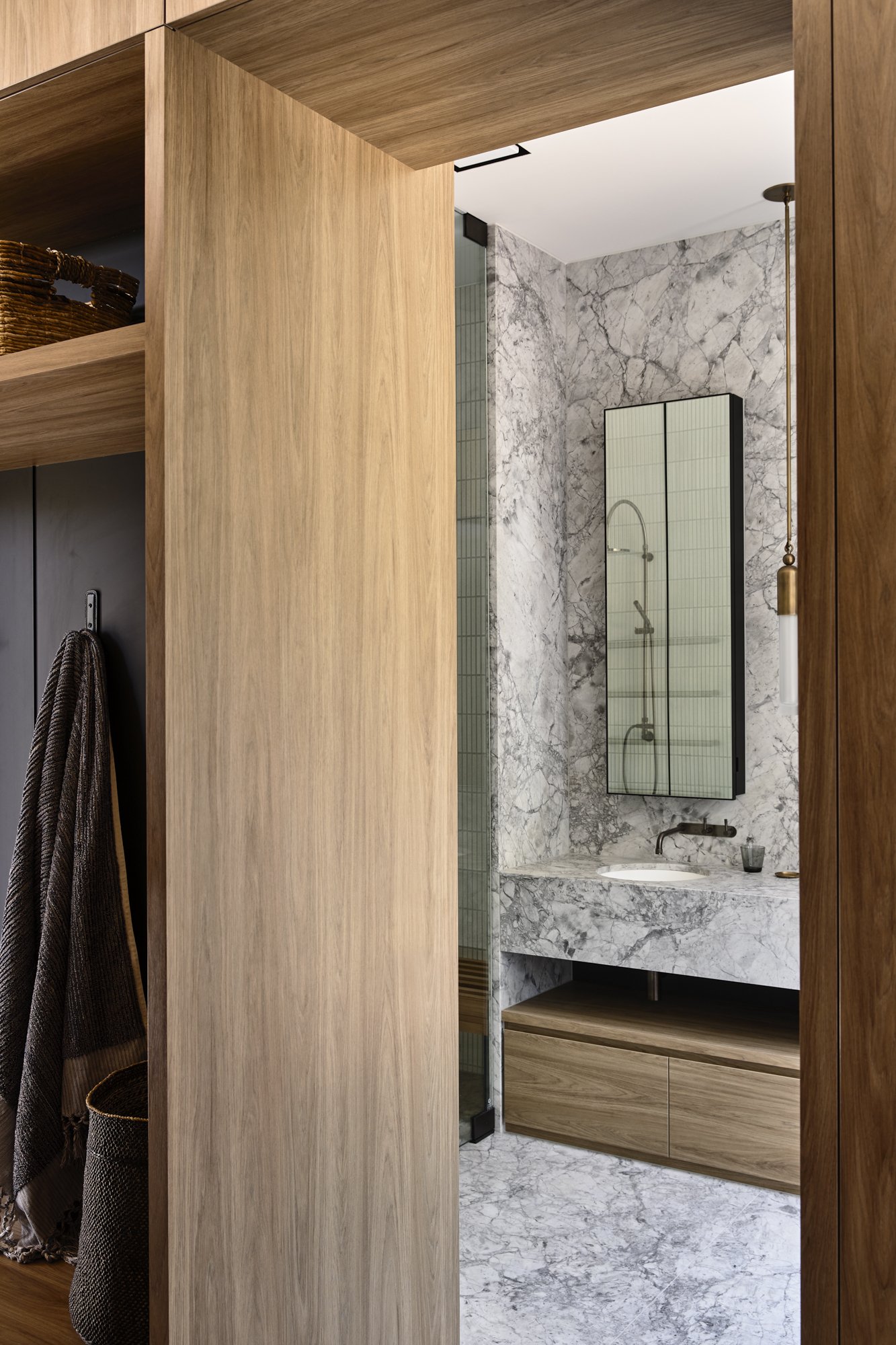 主岭别墅（注：House也可根据实际情况译为住宅府邸等，这里别墅较常用） -59