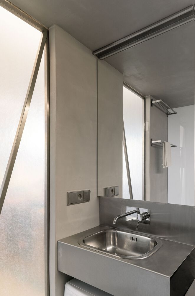 废材打造现代公寓丨意大利布拉-28