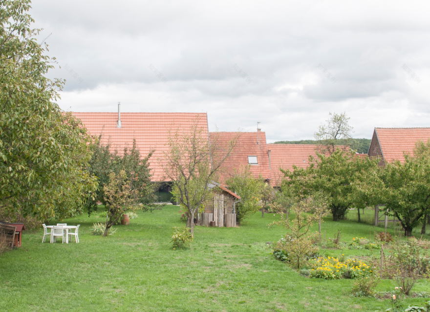 法国阿尔萨斯乡村的现代隐居-26