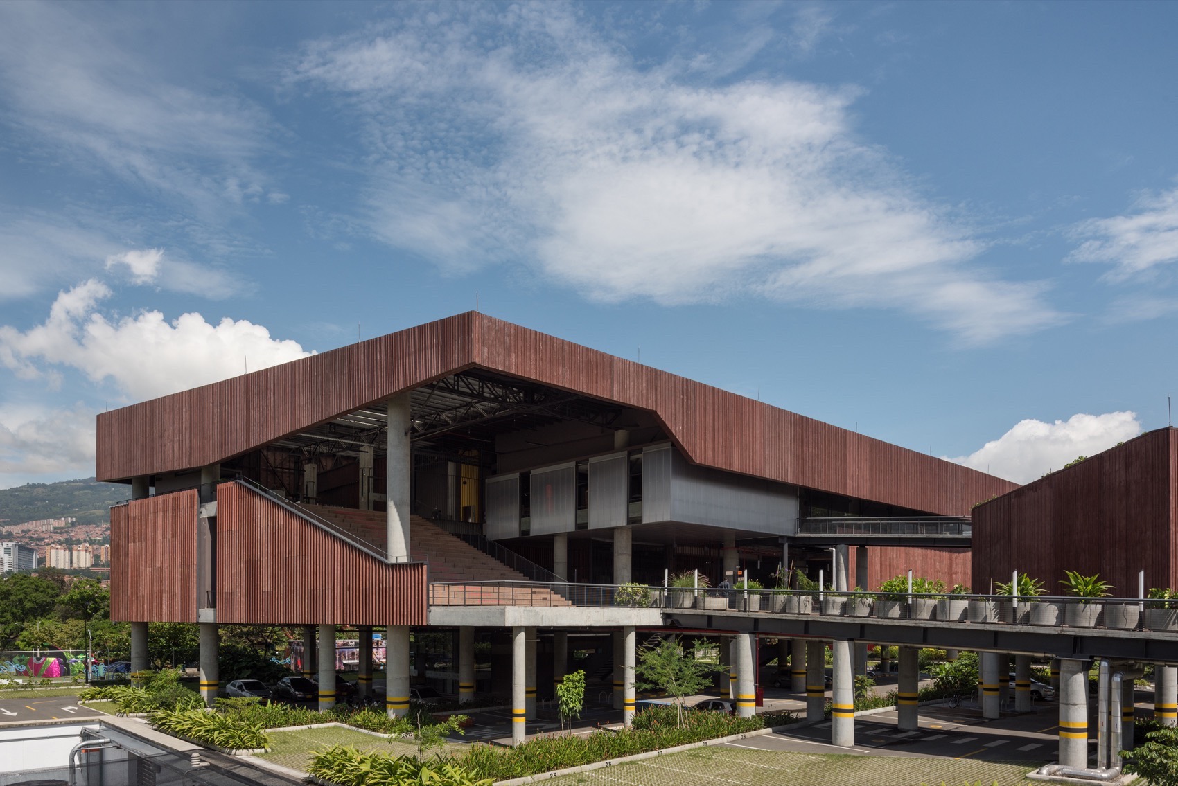 MOVA 教师创新中心丨哥伦比亚丨opus-65