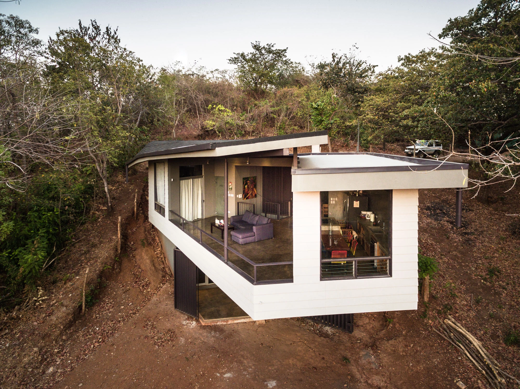 悬浮叶屋 · 绿色走廊中的生态住宅-8