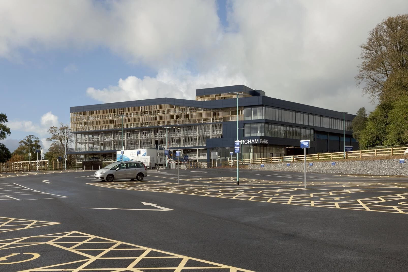 伯彻姆公园多用途服务中心-16