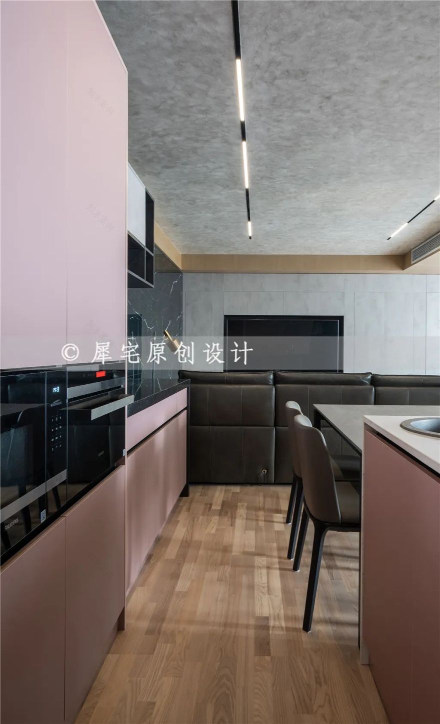 《心有萌虎》 | 酷水泥灰++ 少女粉,打造不老老人房-57