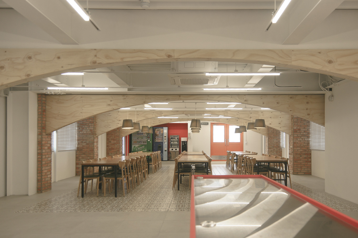 美食办公空间 | 300 平米餐饮公司室内设计案例-2