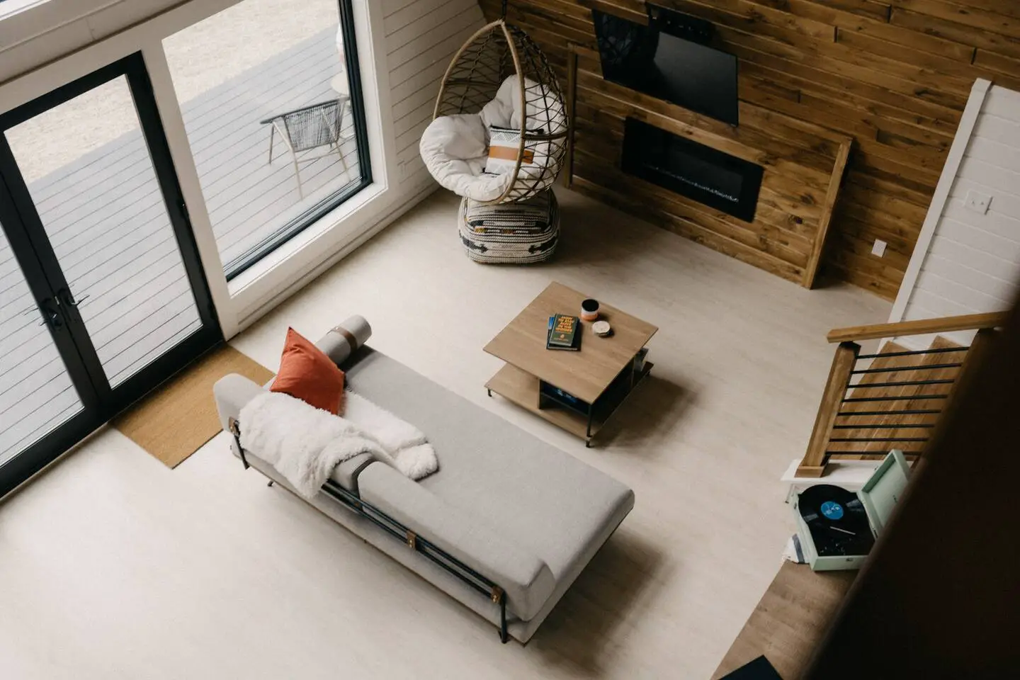 绿色主题 A 框架木屋,体验自然之美-8