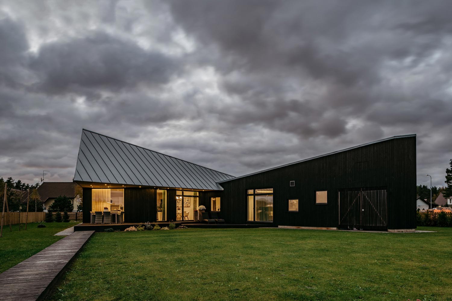 爱沙尼亚阳光追踪住宅,温暖与自然的共生-8