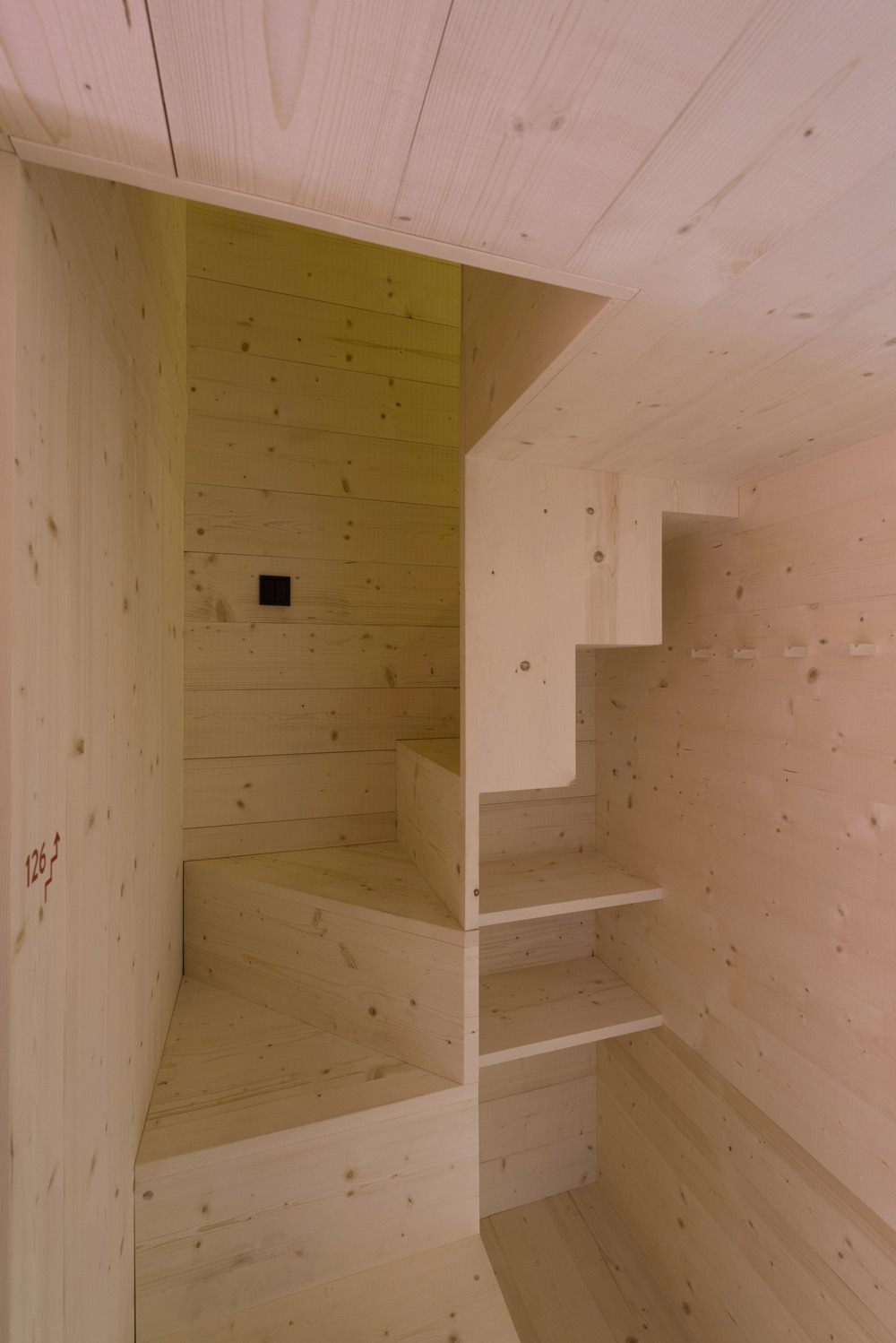 Tires 阿尔卑斯山保护屋-26