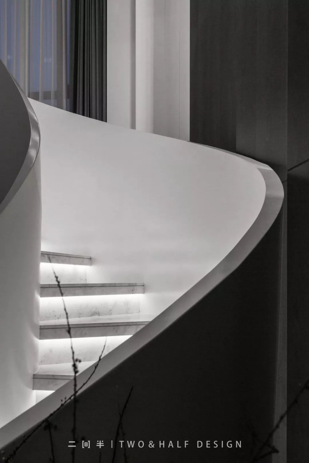 灰色调空间中的光影探索-35