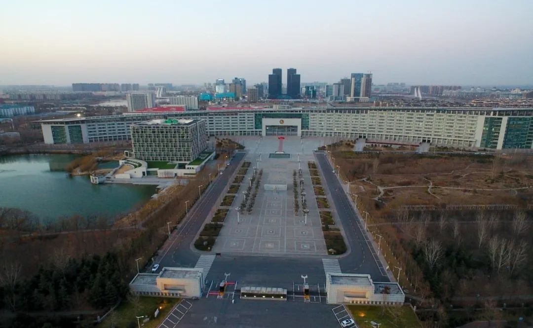 太逆天了！中国这座教学楼以736米的长度喜提“亚洲第一长”！网友：世界上最遥远的距离又出现了-22