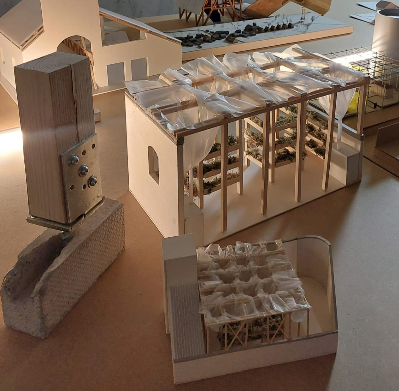 流体建筑；流动式建筑（注：两个翻译在不同语境下都较合适，若仅选一个最常见的，可优先选流体建筑 ） 丨3名学生团队-96