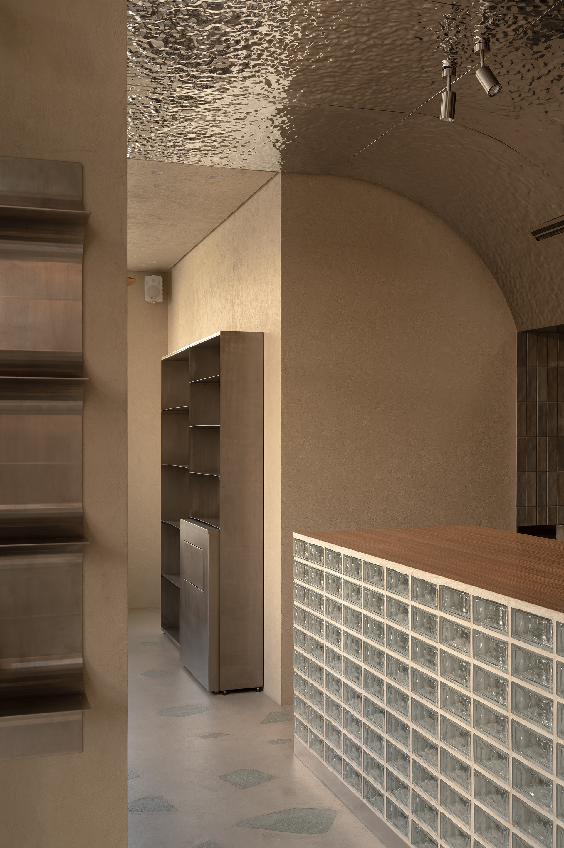 梅瓦点（注：MEVA可能是特定的品牌、名称等，如果有更多背景信息，翻译会更精准） 丨乌克兰基辅-31