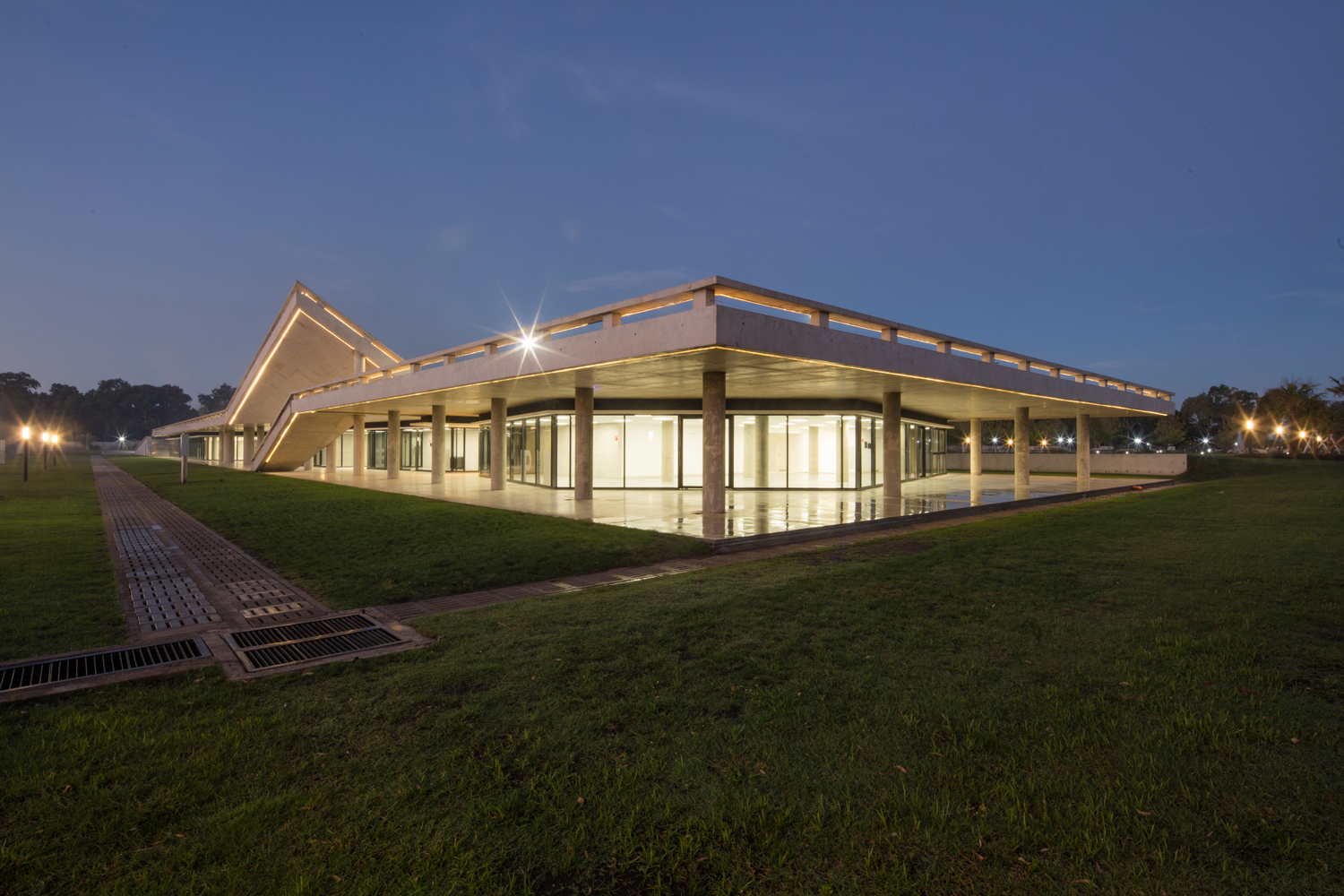 融合景观的圣克拉拉公园 Pavilion in Parque Santa Clara-31