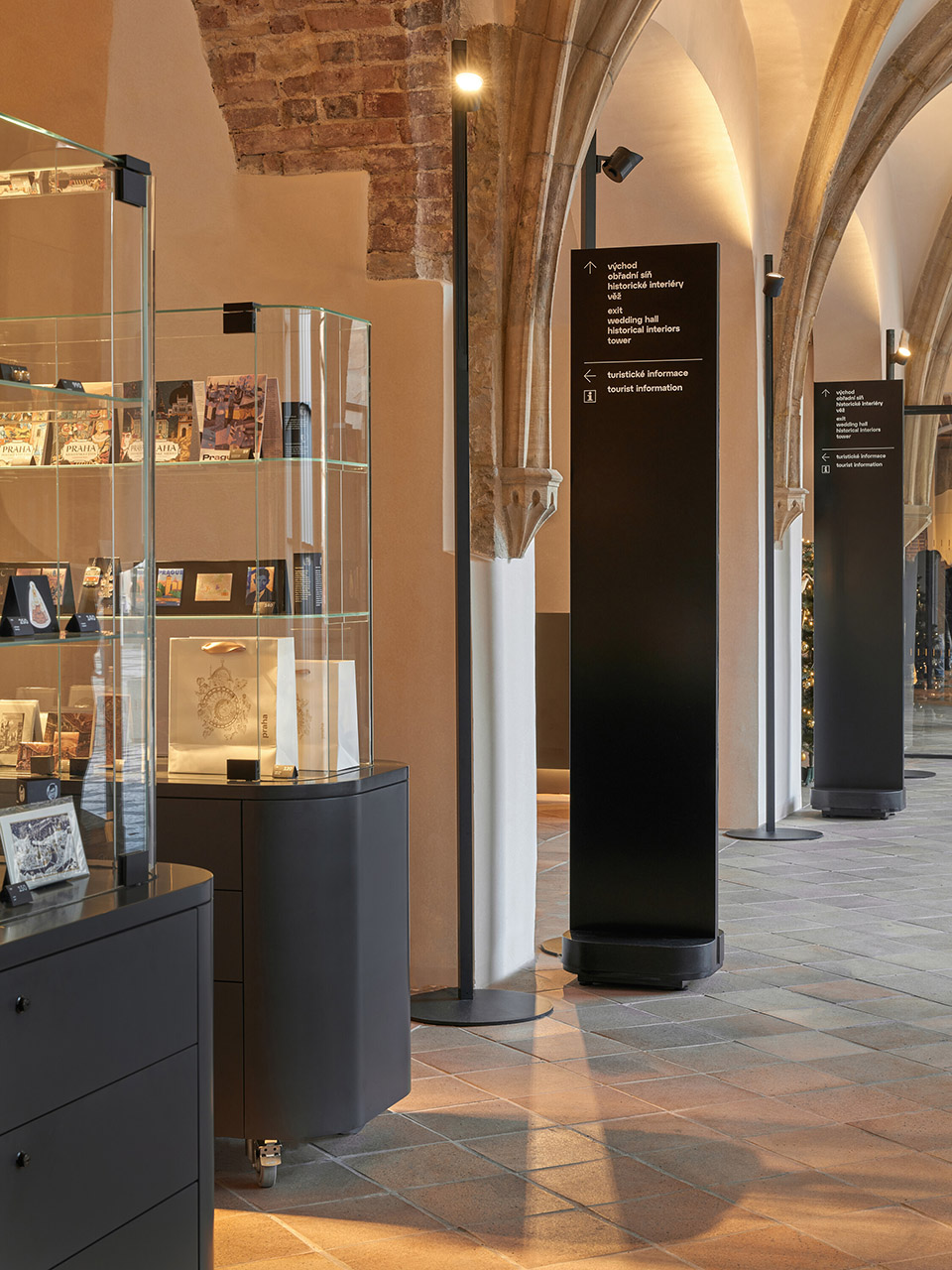 市政厅首层微更新丨捷克丨Studio Olgoj Chorchoj-22