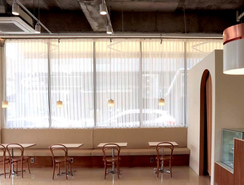 20 平米白色&木质现代咖啡厅设计-12