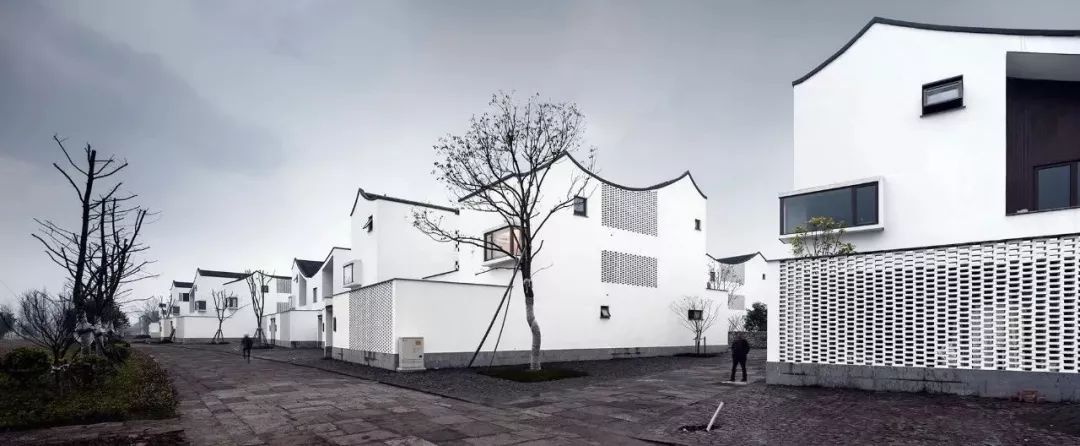 东梓关村 | 吴冠中笔下的江南民居重现,最美农村回迁房爆火-35