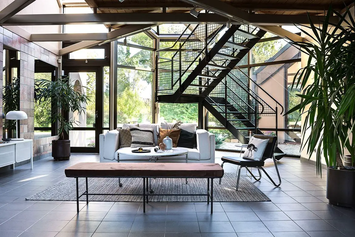 瑞典现代玻璃屋，室内外边界消融，尽享四季美景-1