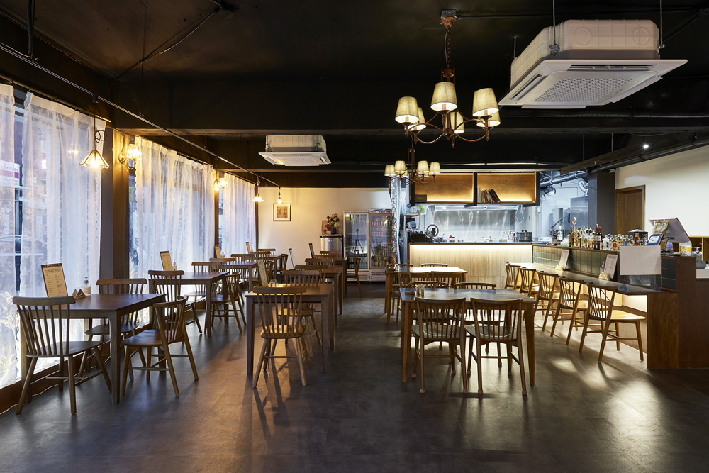 现代简约风 30 平米小酒馆，打造温馨社交空间-5