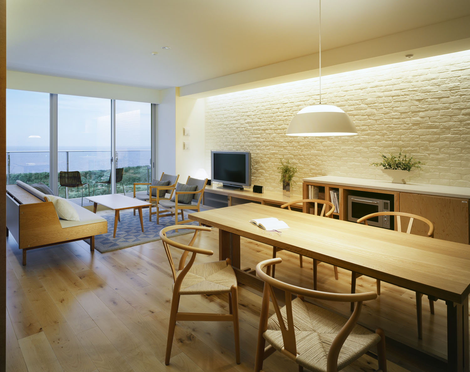 由于Brillia可能是特定品牌名或专用词直接音译即可；INAGEKAIHINKOEN 整体不像熟悉的常见单词组合，如果 INAGE 是地名 稻毛 ，结合语义此处可能想表达 稻毛开发品公园 ，但不确定性较强

总体勉强翻译为：布里利亚 稻毛开发品公园可能无法准确表意，这个结果仅供参考，你可以检查原文或补充更多背景信息 丨日本千叶丨设计事務所ima-6