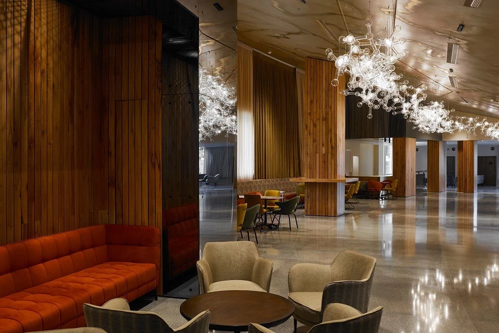 创新翻新,旧剧院焕发新活力-23